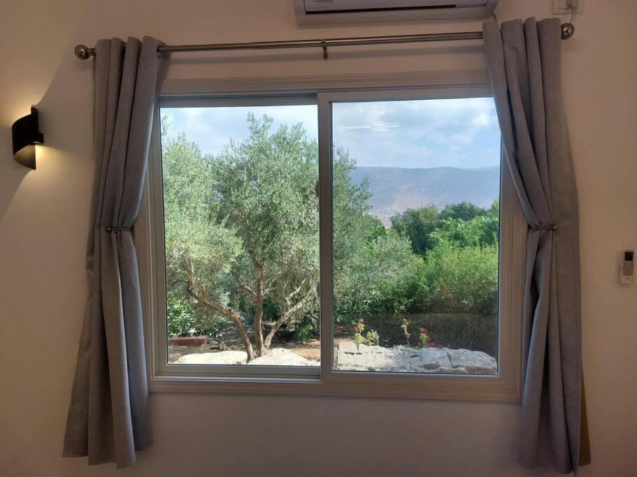 הבית ליד הבוסתן Mikhmannim Exteriör bild