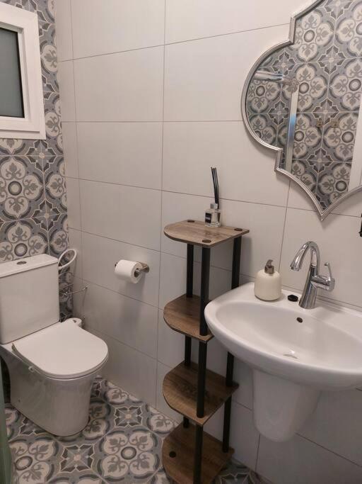 הבית ליד הבוסתן Mikhmannim Exteriör bild